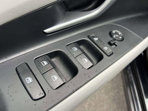 Used 2022 Hyundai Elantra Limited image 22