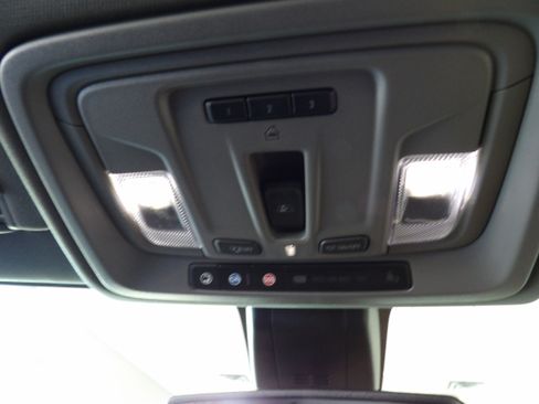 Used 2020 GMC Sierra 1500 SLT w/ SLT Premium Plus Package image 17