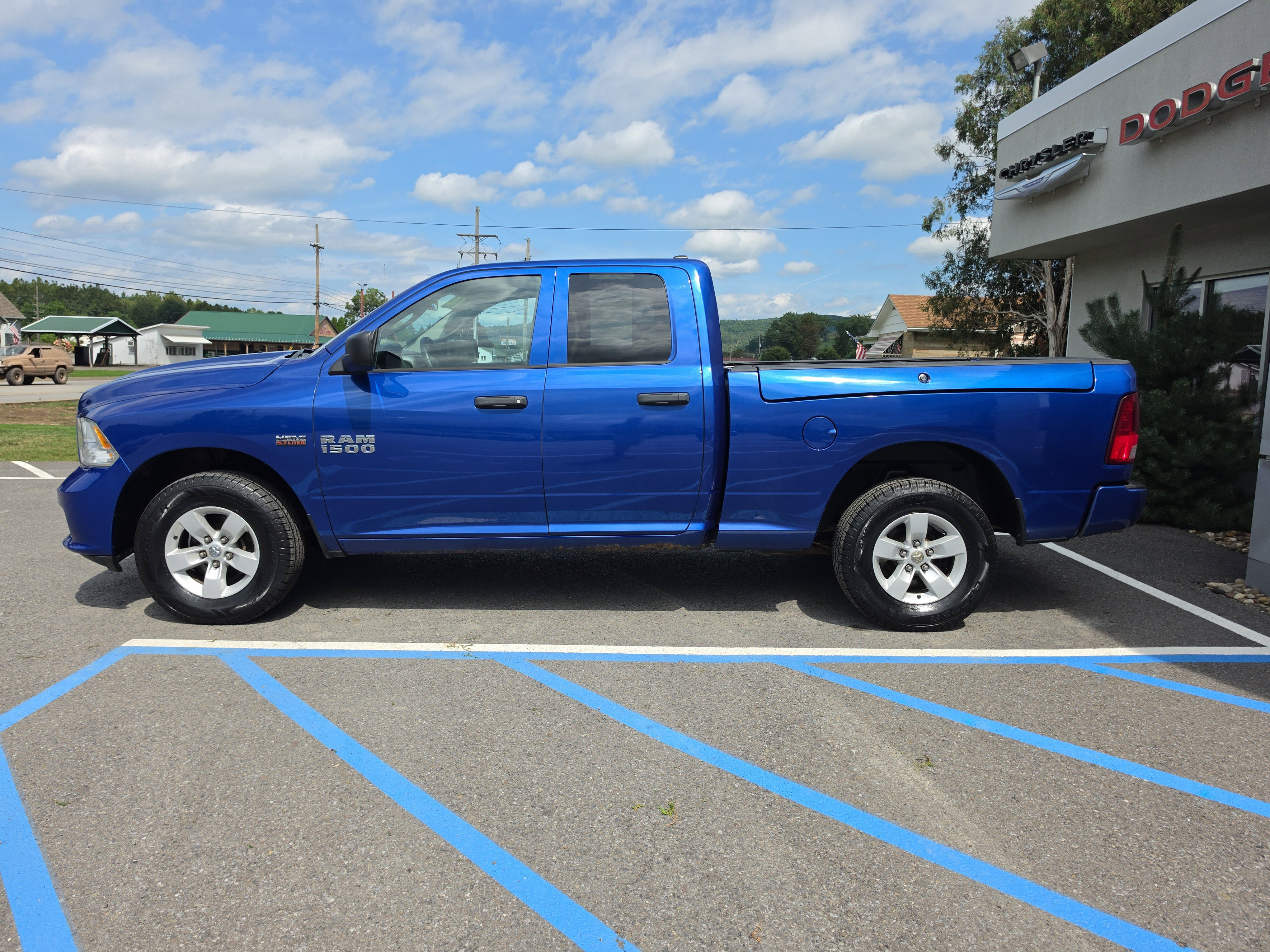 Used 2016 RAM 1500 Express AWD/4WD image 7