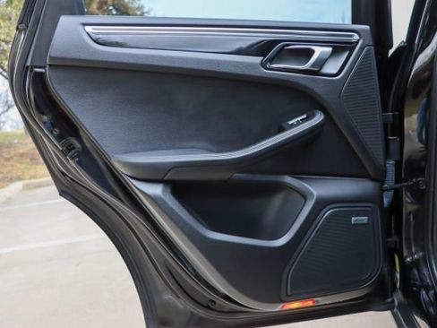 Used 2017 Porsche Macan S image 12