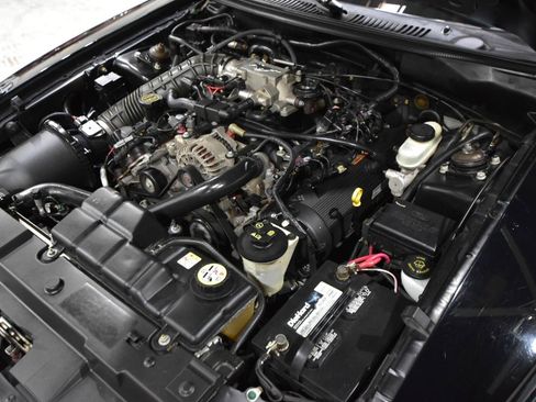 Used 2004 Ford Mustang GT RWD image 40