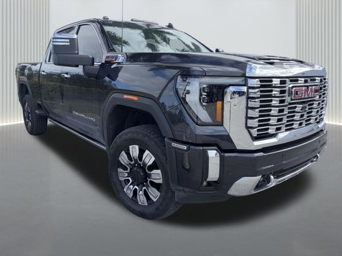 Used 2024 GMC Sierra 2500 Denali w/ Denali Reserve Package image 2
