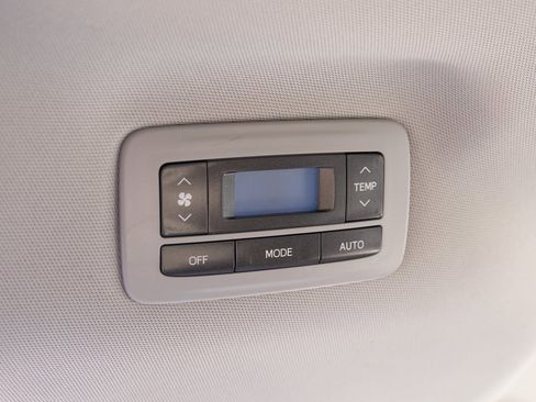 Used 2020 Toyota Sienna LE image 19