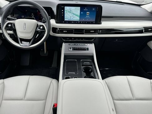 New 2026 Lincoln Aviator 2WD image 12