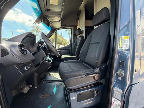 Used 2019 Mercedes-Benz Sprinter 170 image 14