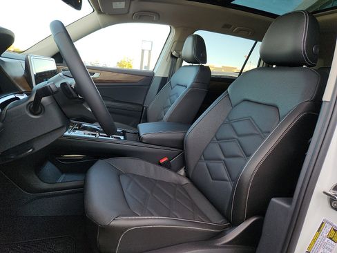 New 2026 Volkswagen Atlas SE image 13