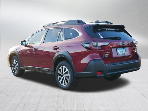 Certified 2025 Subaru Outback Premium image 5