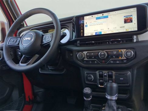 Used 2026 Jeep Wrangler Unlimited Sport AWD/4WD image 4