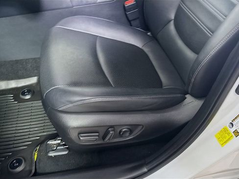 Used 2023 Toyota RAV4 Limited image 19