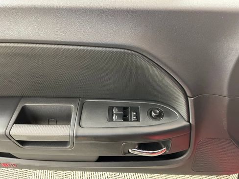 Used 2014 Dodge Challenger R/T RWD image 21