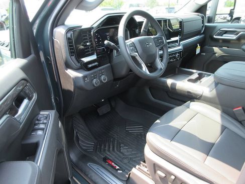 New 2026 Chevrolet Silverado 3500 LTZ w/ LTZ Plus Package AWD/4WD image 18