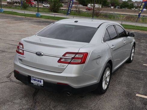 Used 2015 Ford Taurus SEL FWD image 8