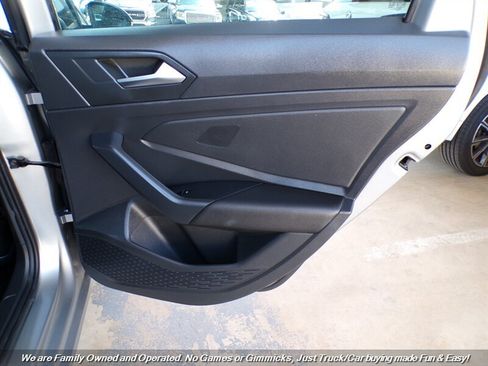 Used 2021 Volkswagen Jetta R-Line w/ R-Line Cold Weather Package FWD image 20
