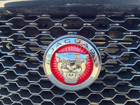 Used 2020 Jaguar F-PACE S image 11