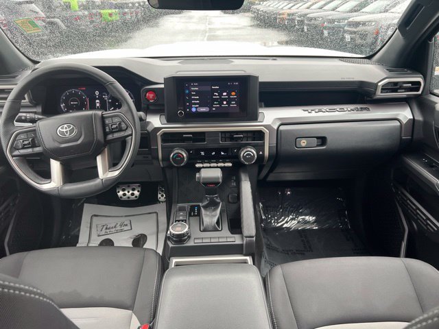 Used 2025 Toyota Tacoma TRD Sport AWD/4WD image 16