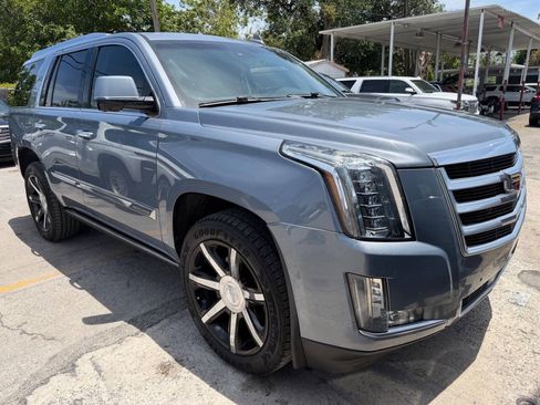 Used 2016 Cadillac Escalade Premium RWD image 6