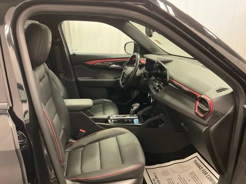 Used 2024 Chevrolet TrailBlazer RS w/ Convenience Package AWD/4WD image 32