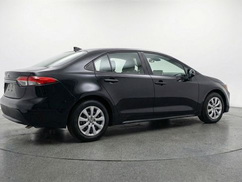 Used 2025 Toyota Corolla LE FWD image 9