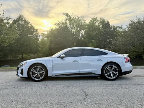 Used 2023 Audi e-tron GT Prestige w/ Prestige Package image 4