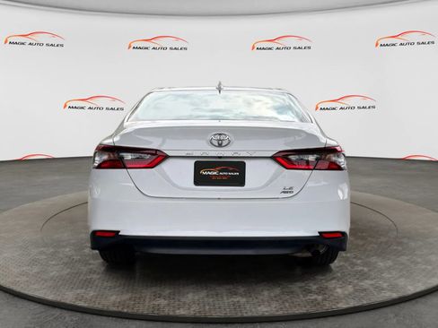 Used 2024 Toyota Camry LE AWD/4WD image 9