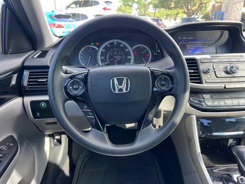 Used 2017 Honda Accord LX image 38
