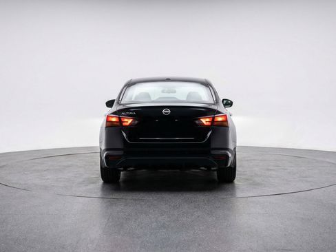 Used 2025 Nissan Altima 2.5 SV image 7