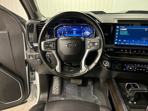 Used 2024 Chevrolet Silverado 1500 LT Trail Boss w/ LT Trail Boss Premium Package image 18