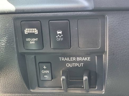 Used 2018 Toyota Tundra SR5 RWD image 19