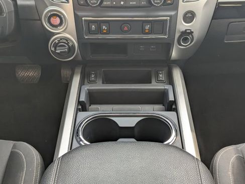 Used 2021 Nissan Titan SV w/ SV Convenience Package image 18