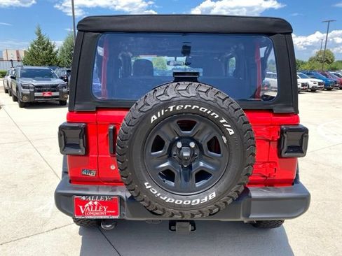 Used 2024 Jeep Wrangler Sport AWD/4WD image 4