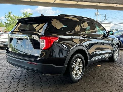 Used 2023 Ford Explorer XLT AWD/4WD image 33