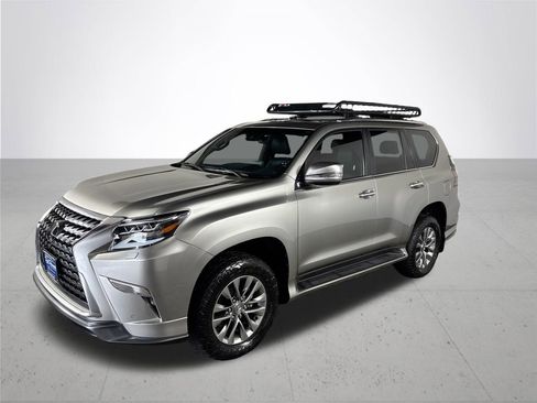 Used 2023 Lexus GX 460 Luxury w/ Sport Design Package AWD/4WD image 2