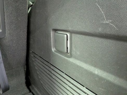 Used 2023 GMC Yukon SLT image 12