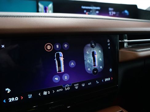 Used 2025 Lincoln Navigator Reserve image 42