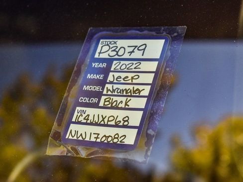 Used 2022 Jeep Wrangler Unlimited Sahara image 27