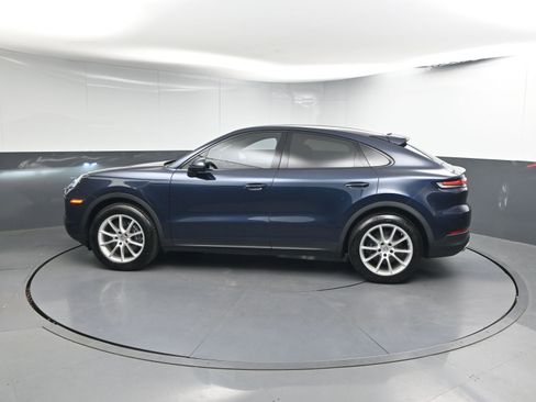 Certified 2024 Porsche Cayenne Coupe image 2