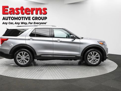 Used 2023 Ford Explorer Limited w/ Equipment Group 301A image 4