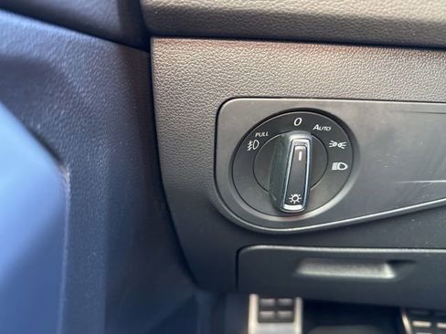 Used 2021 Volkswagen Tiguan SEL Premium R-Line image 22