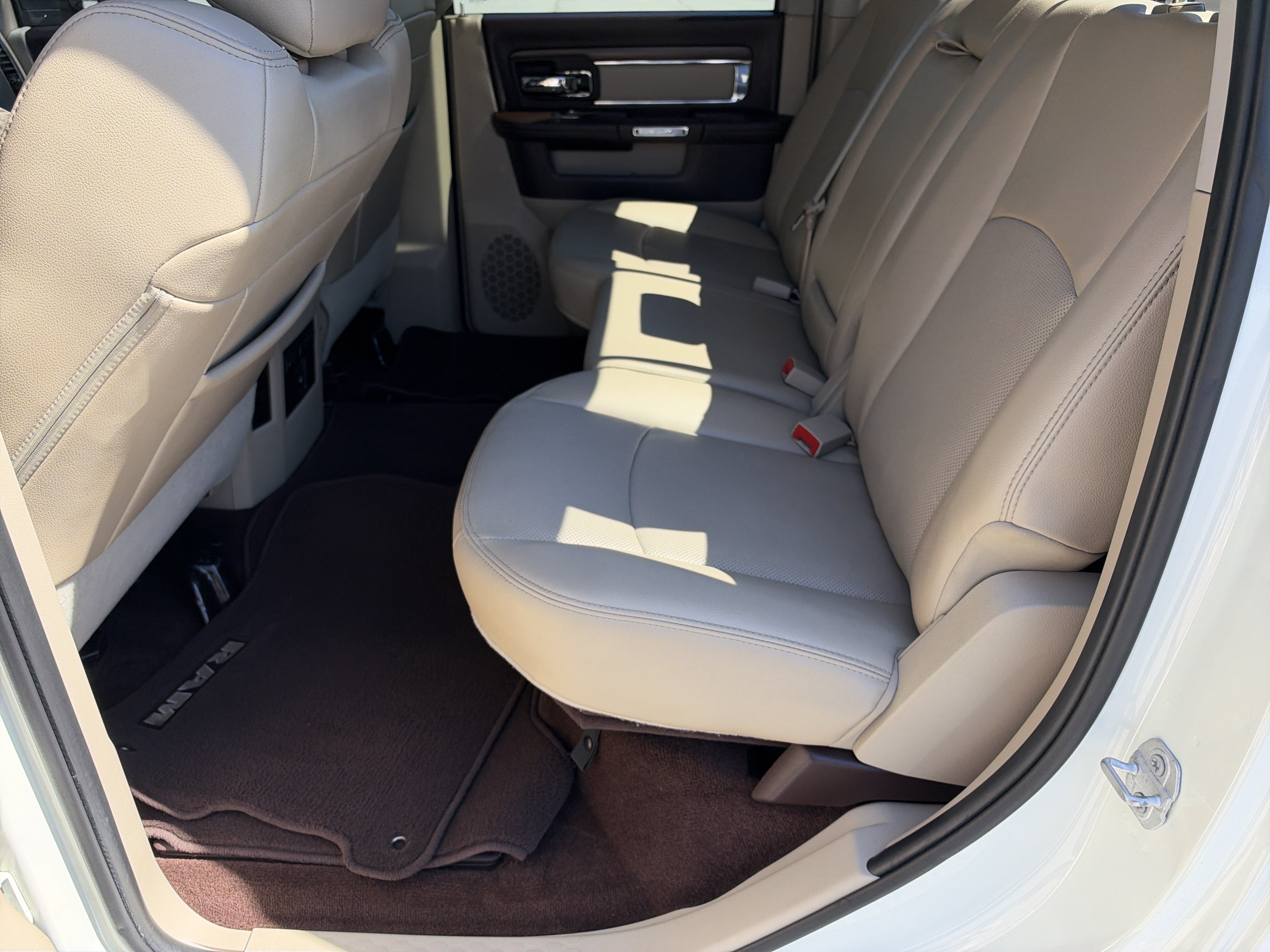 Used 2016 RAM 2500 Laramie AWD/4WD image 24