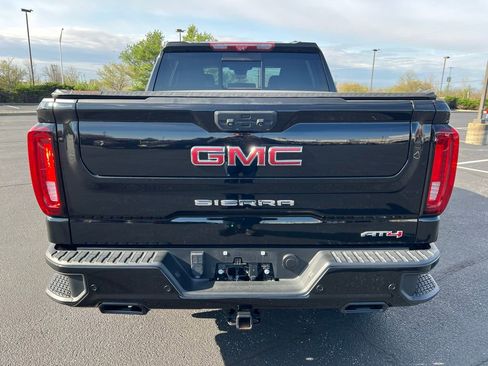 Used 2023 GMC Sierra 1500 AT4 w/ Technology Package image 4