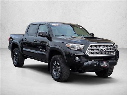 Used 2016 Toyota Tacoma TRD Off-Road w/ Towing Package RWD image 3