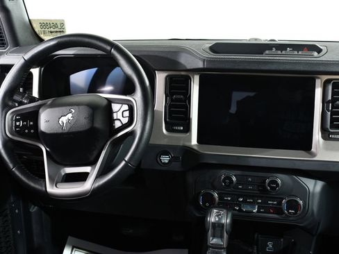 Used 2025 Ford Bronco Outer Banks image 8