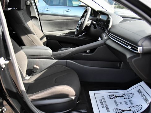 Used 2024 Hyundai Elantra SEL image 43