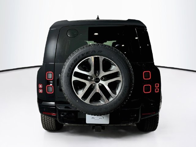 New 2026 Land Rover Defender 110 X-Dynamic SE AWD/4WD image 6