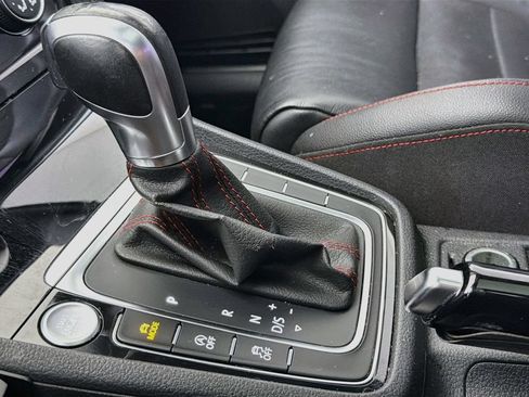 Used 2019 Volkswagen GTI SE w/ SE Experience Package FWD image 16
