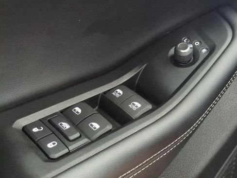 Used 2025 Jeep Grand Cherokee Limited AWD/4WD image 32