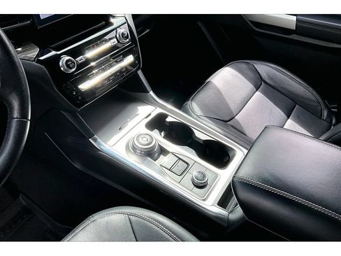 Used 2023 Ford Explorer Limited AWD/4WD image 17