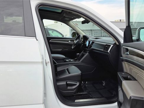 Certified 2023 Volkswagen Atlas SE w/ Panoramic Sunroof Package AWD/4WD image 36