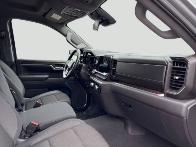 Used 2024 GMC Sierra 1500 Elevation w/ LPO, Elevation Black Package AWD/4WD image 47