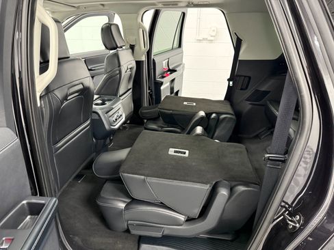 Used 2025 Ford Expedition Max Platinum image 17